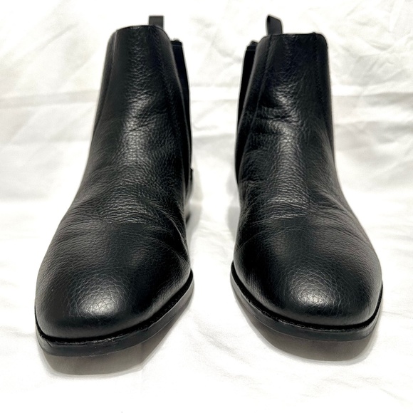 Coach Graham Chelsea Boots – Black Leather (Like New) - Picture 3 of 15